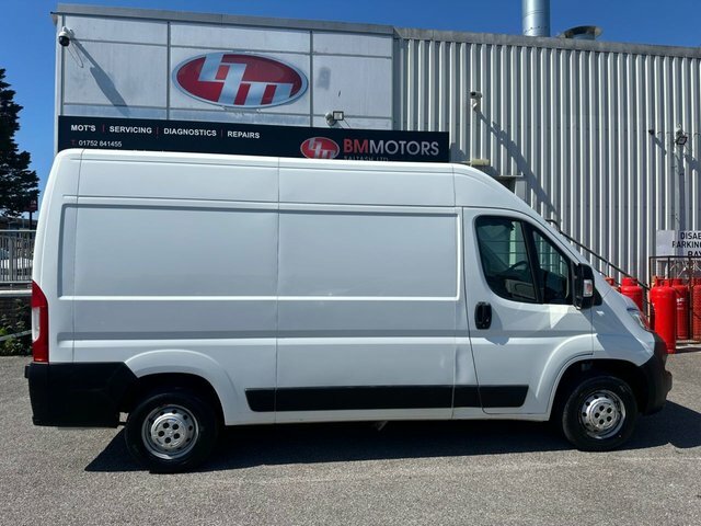 Citroen Relay 2.2 Bluehdi 35 Enterprise Panel Van Man YS69UCN White #2