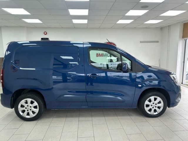 Vauxhall Combo 1.5 Turbo D 2000 Limited Edition Nav Panel Van DC69TYS Blue #2