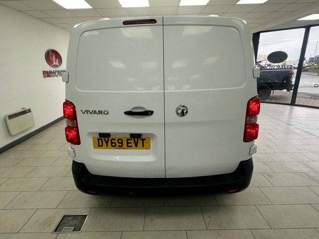 Vauxhall Vivaro 1.5 Turbo D 2700 Edition Panel Van Manu DY69EVT White #4