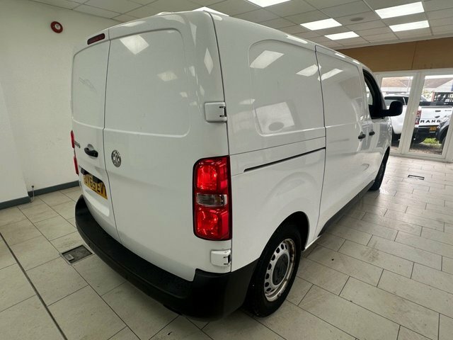 Vauxhall Vivaro 1.5 Turbo D 2700 Edition Panel Van Manu DY69EVT White #5