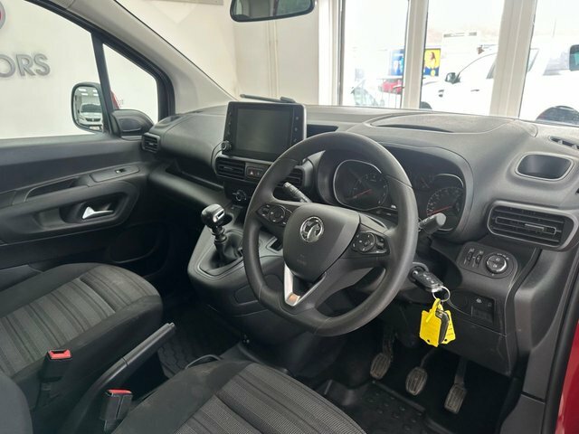Vauxhall Combo Life 1.2 Turbo Gpf Energy Mpv Euro 6 EN19DGU Red #4
