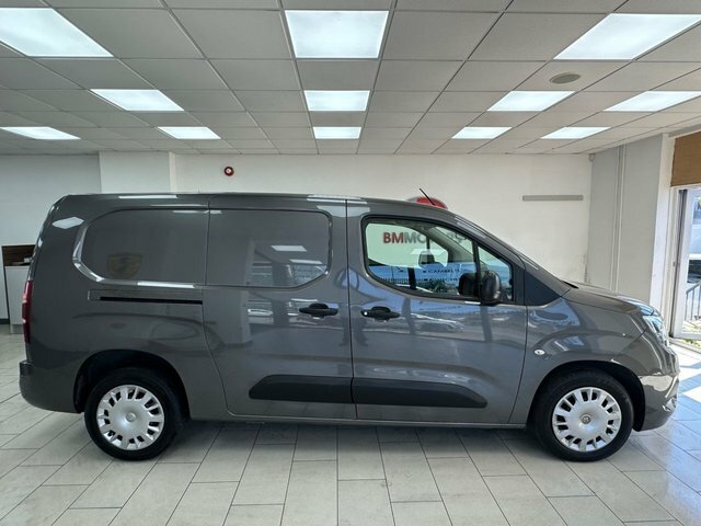 Vauxhall Combo 1.5 Turbo D 2300 Sportive Crew Van Double Cab VN70ONB Grey #2