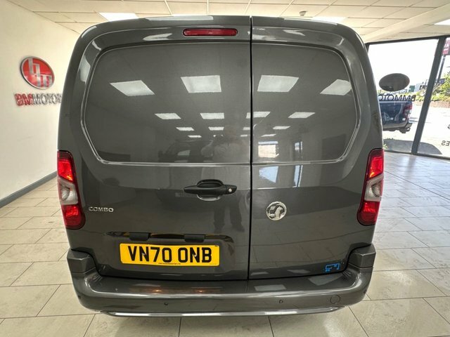 Vauxhall Combo 1.5 Turbo D 2300 Sportive Crew Van Double Cab VN70ONB Grey #4
