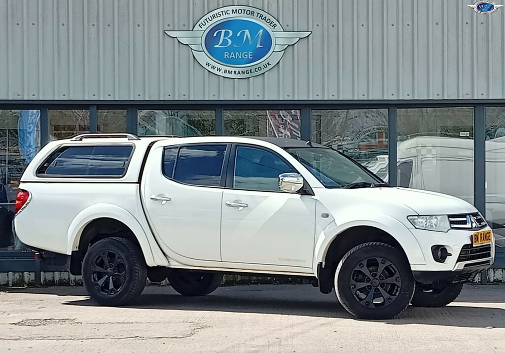 Mitsubishi L200 2.5 Di-d Barbarian Black 2014 White