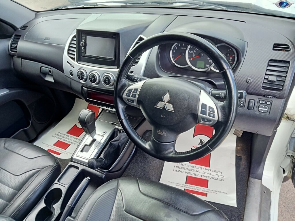 Mitsubishi L200 2.5 Di-d Barbarian Black 2014 SC63MUW White #2