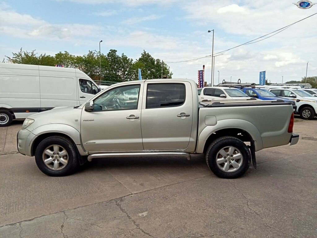 Toyota HILUX 3.0 D-4d Invincible 2010 Silver #4