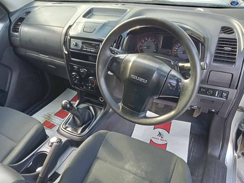 Isuzu D-Max 1.9 Td Utility 2019 Silver #2