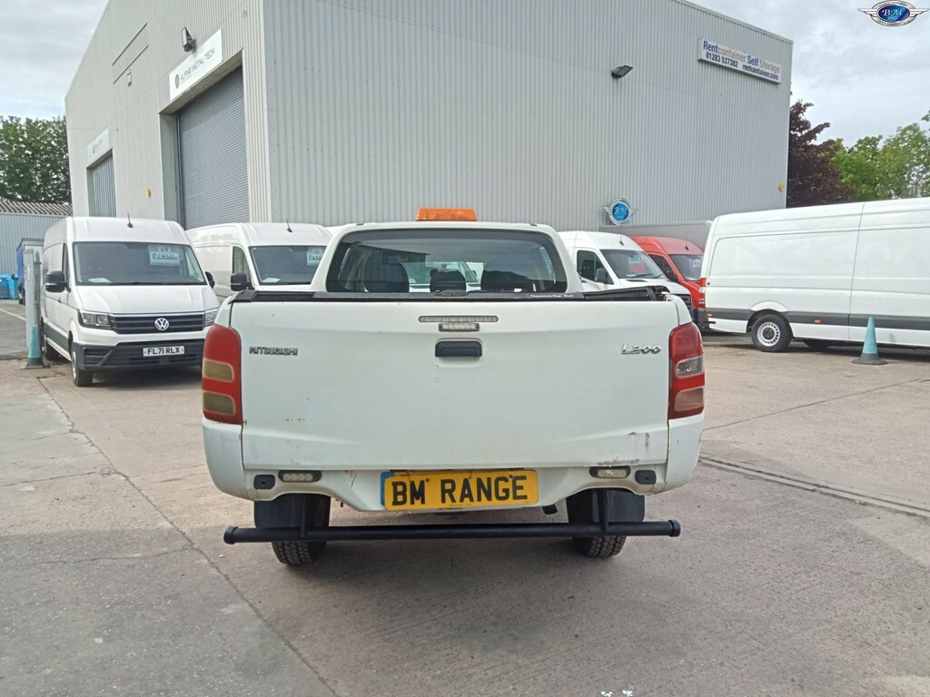 Mitsubishi L200 2.4 Di-d Dc 4Life 2016 DT65CZY White #6