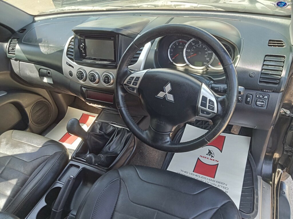 Mitsubishi L200 2.5 Di-d 4X4 4Life Lb Dcb 0D 134 Bhp White #2
