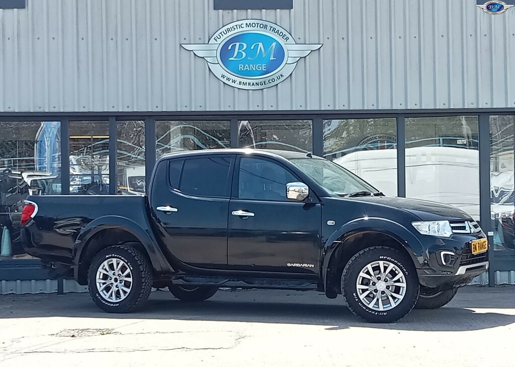 Mitsubishi L200 2.5 Di-d 4X4 4Life Lb Dcb 0D 134 Bhp White #1