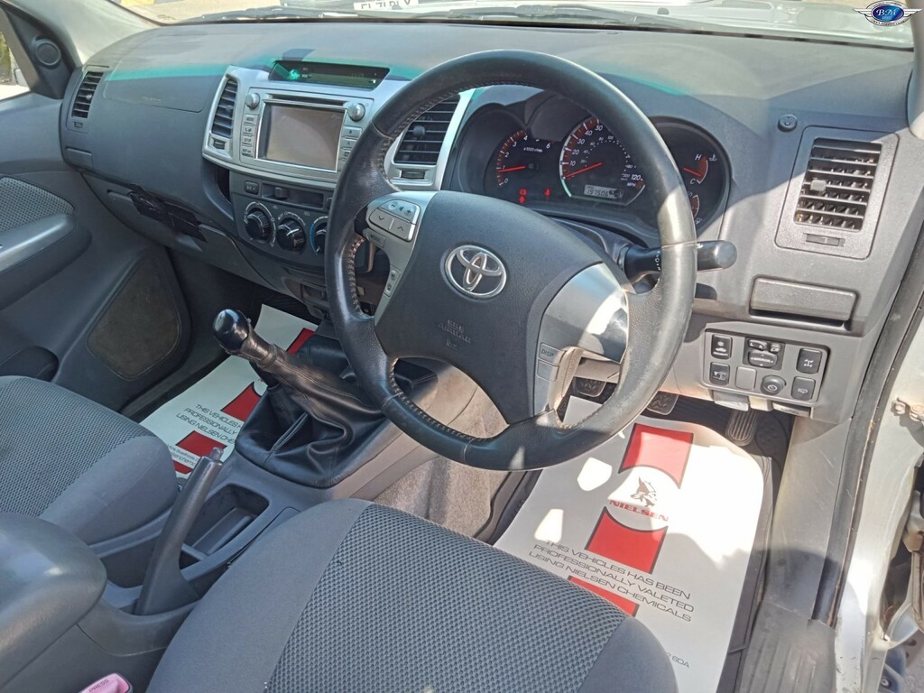Toyota HILUX 2.5 D-4d Hl3 2013 Silver #2