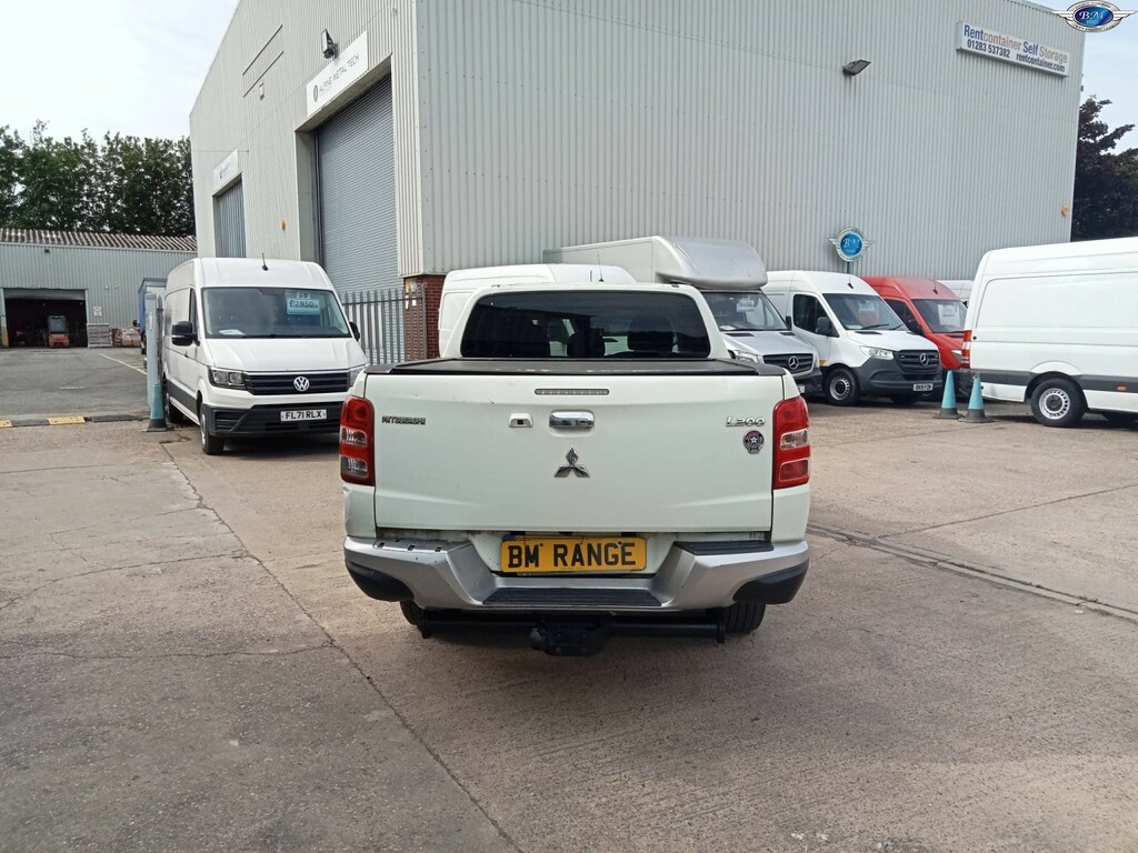 Mitsubishi L200 2.4 Di-d Dc Warrior 2016 DV66UAY White #6