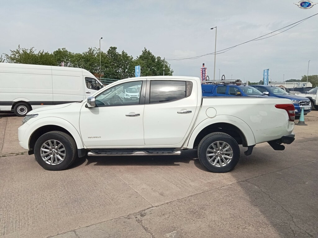 Mitsubishi L200 2.4 Di-d Dc Warrior 2016 DV66UAY White #4