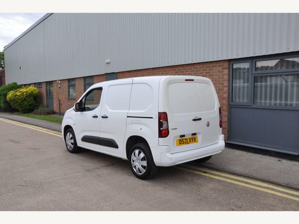 Vauxhall Combo 1.5 Turbo D 2300 Sportive L1 H1 Euro 6 DS21XYX White #4
