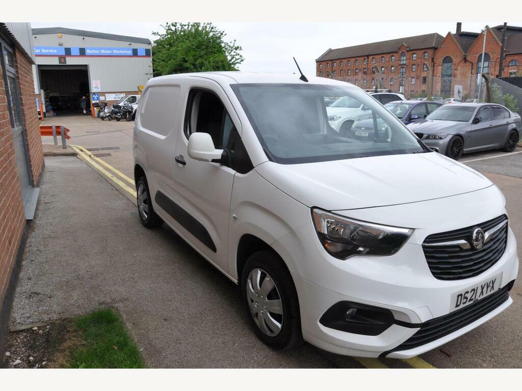 Vauxhall Combo 1.5 Turbo D 2300 Sportive L1 H1 Euro 6 DS21XYX White #3
