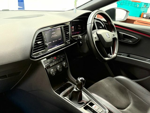 Seat Leon Tsi Evo Fr Black YE69NND White #3