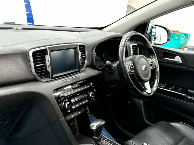 Kia Sportage Crdi 3 Suv RE17TLU White #4