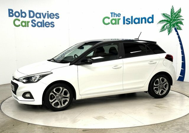 Hyundai I20 Play Hatchback SY69UAT White #4