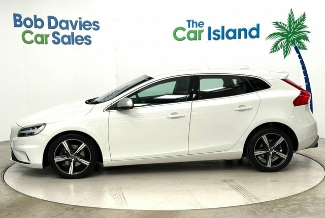 Volvo V40 T3 R-design Hatchback FD18FXL White #5