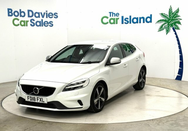 Volvo V40 T3 R-design Hatchback FD18FXL White #3