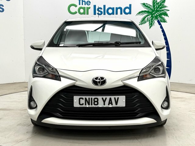 Toyota Yaris Vvt-i Icon Hatchback CN18YAV White #2
