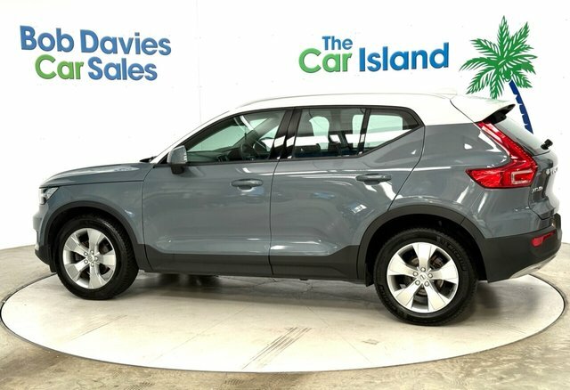 Volvo XC40 T3 Momentum Suv KF69JZV Grey #6