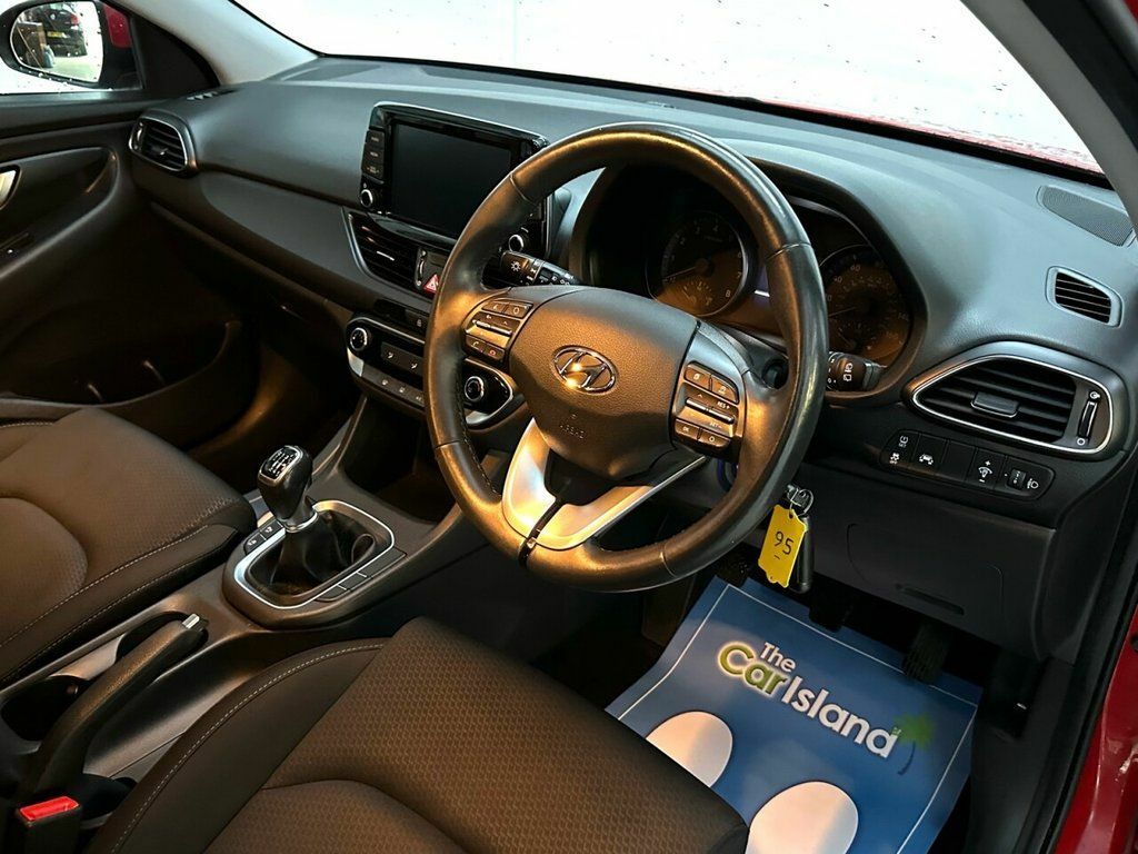 Hyundai I30 T-gdi Blue Drive Se Red #4