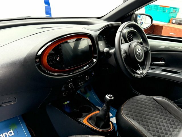 Toyota Aygo X Vvt-i Limited Edition Canvas WO72ALU Green #3