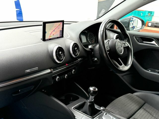Audi A3 Tfsi Cod Sport Sportback BN18VPJ Grey #4