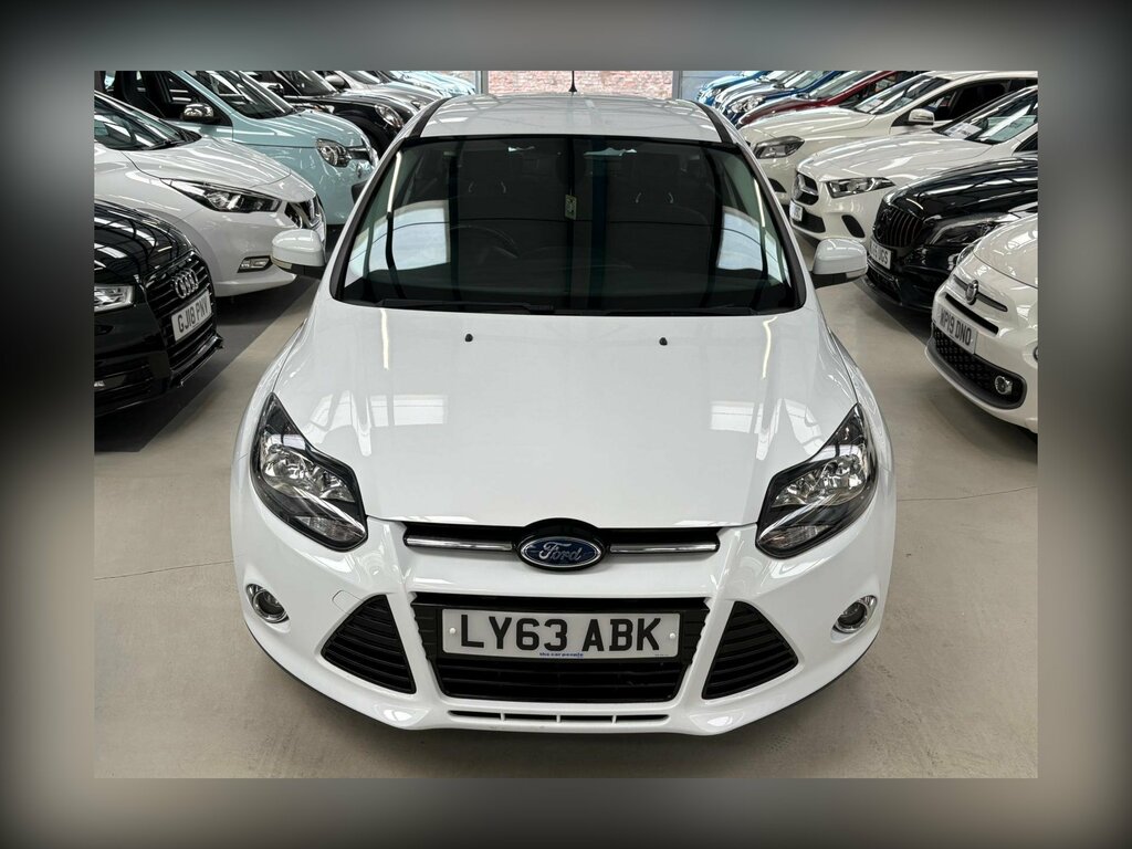 Ford Focus 1.6 Titanium Navigator Powershift Euro 5 LY63ABK White #6