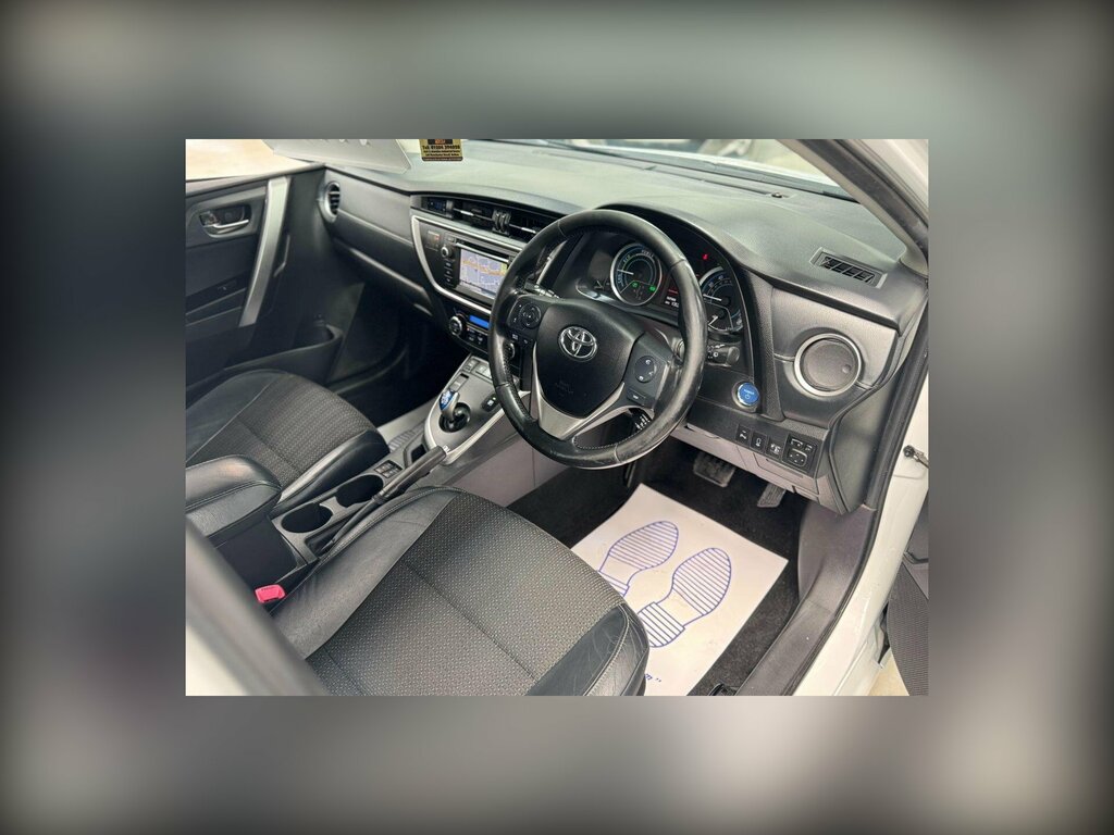 Toyota Auris 1.8 Vvt-h Excel Hatchback Hybrid Cvt Eu White