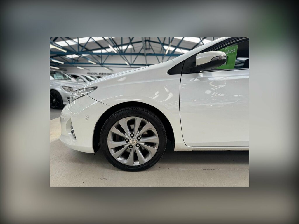 Toyota Auris 1.8 Vvt-h Excel Hatchback Hybrid Cvt Eu BU64VCJ White #4