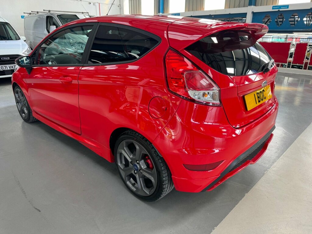 Ford Fiesta 1.6T Ecoboost St-2 Euro 5 YT15OZF Red #4