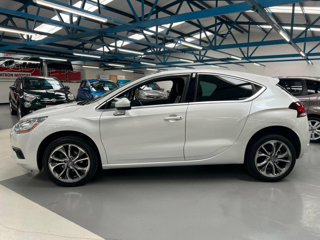 Citroen DS4 1.6 E-hdi Airdream Dstyle Euro 5 Ss White #4