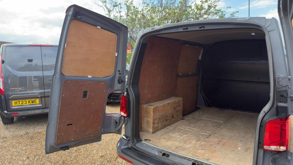Volkswagen Transporter T28 Swb Highline 2.0Tdi 150Ps DE21FZK #2