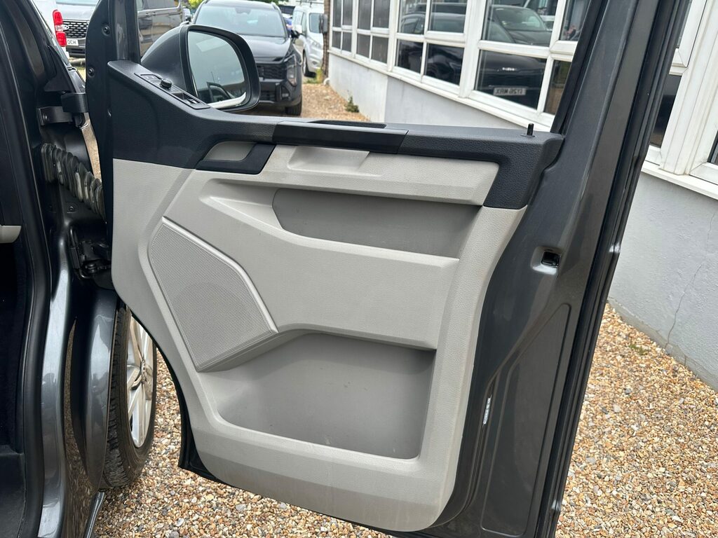 Volkswagen Transporter 2.0 Tdi Bmt 150 Highline Kombi Van Dsg GL66PLN #6