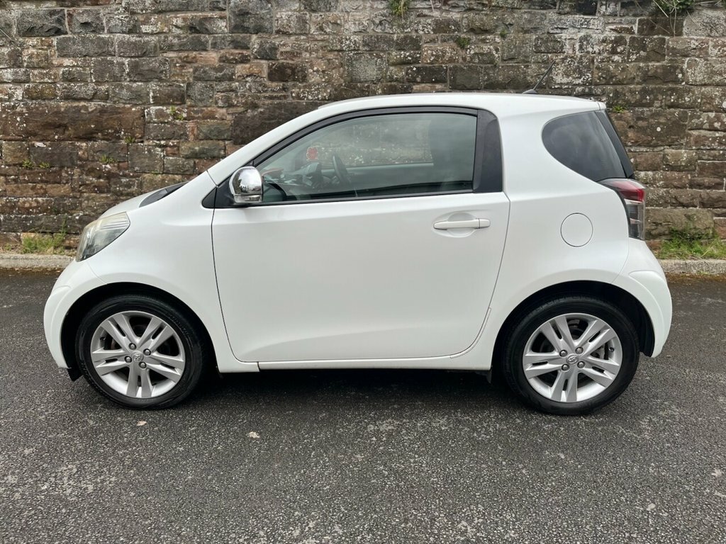 Toyota IQ 1.3L 3 White #4