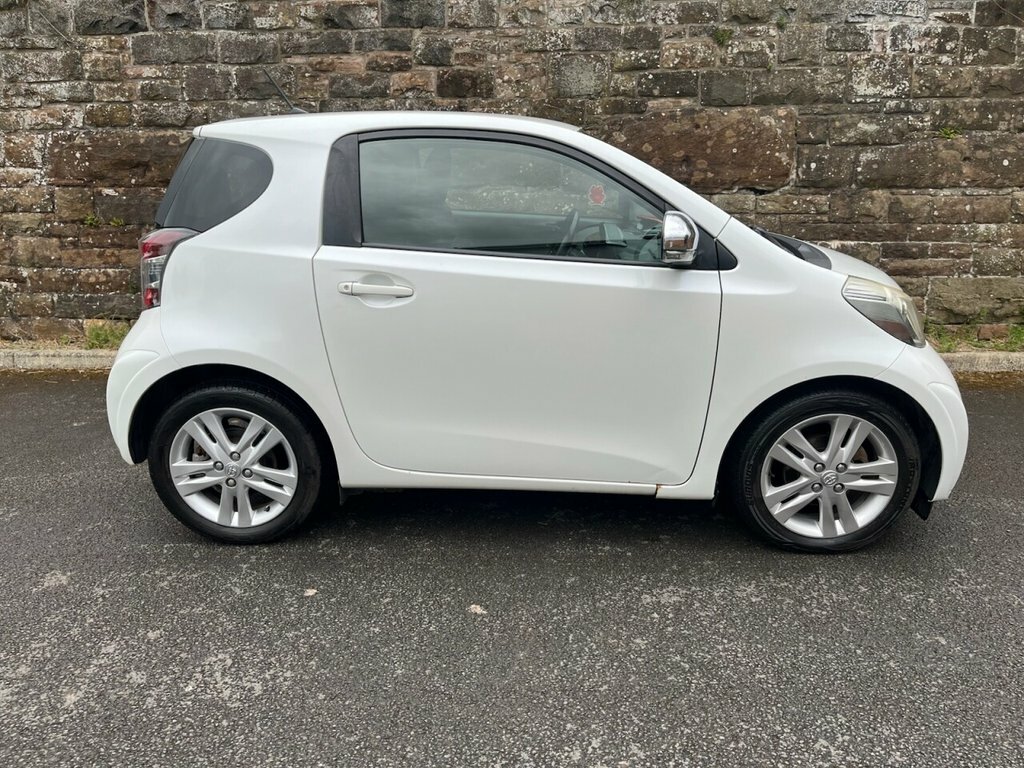 Toyota IQ 1.3L 3 White #5