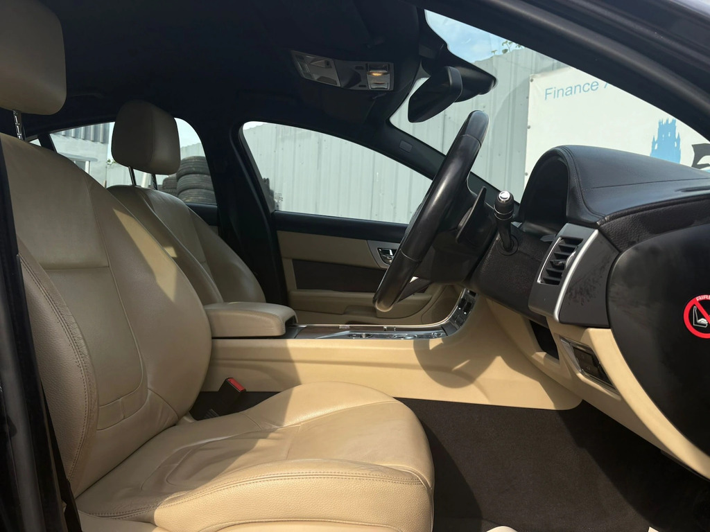 Jaguar XF Saloon WR62MVM #2