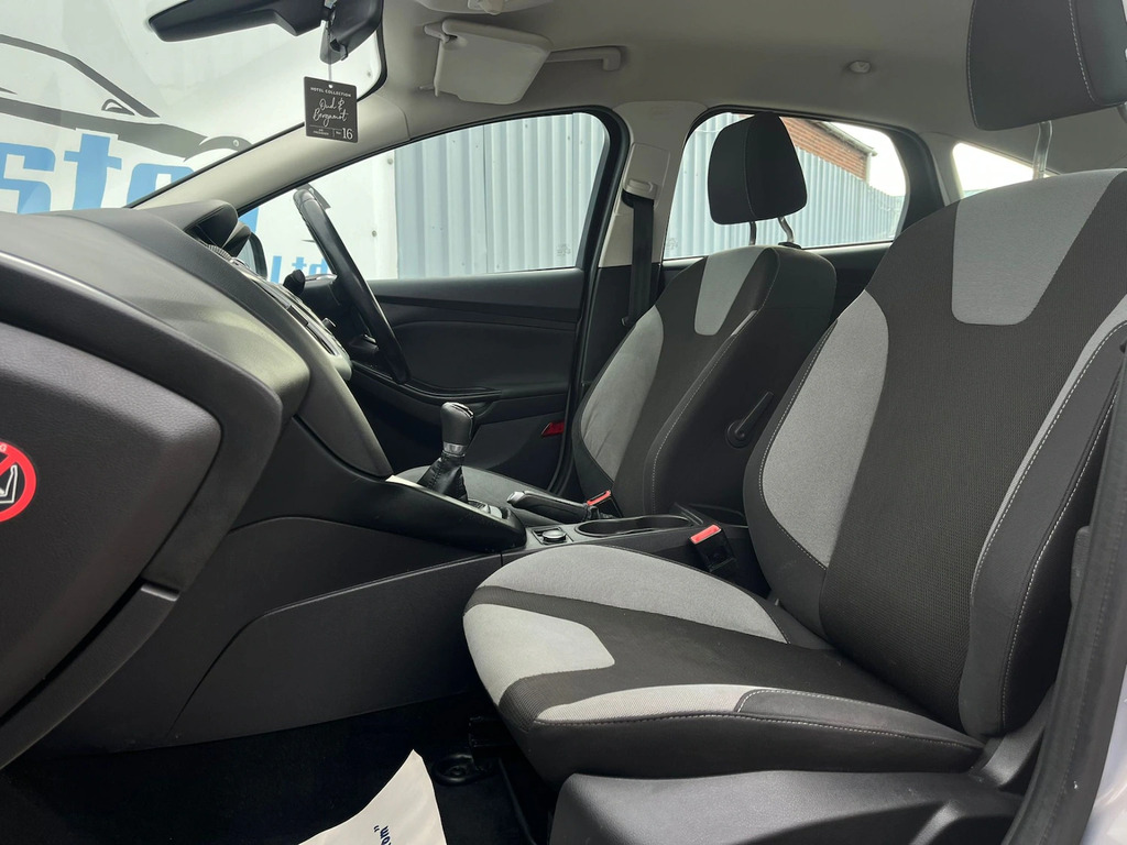 Ford Focus Hatchback 