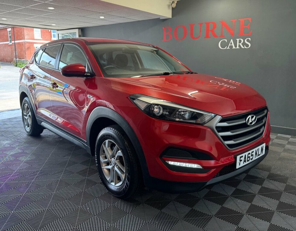 Hyundai Tucson 1.6L S Red
