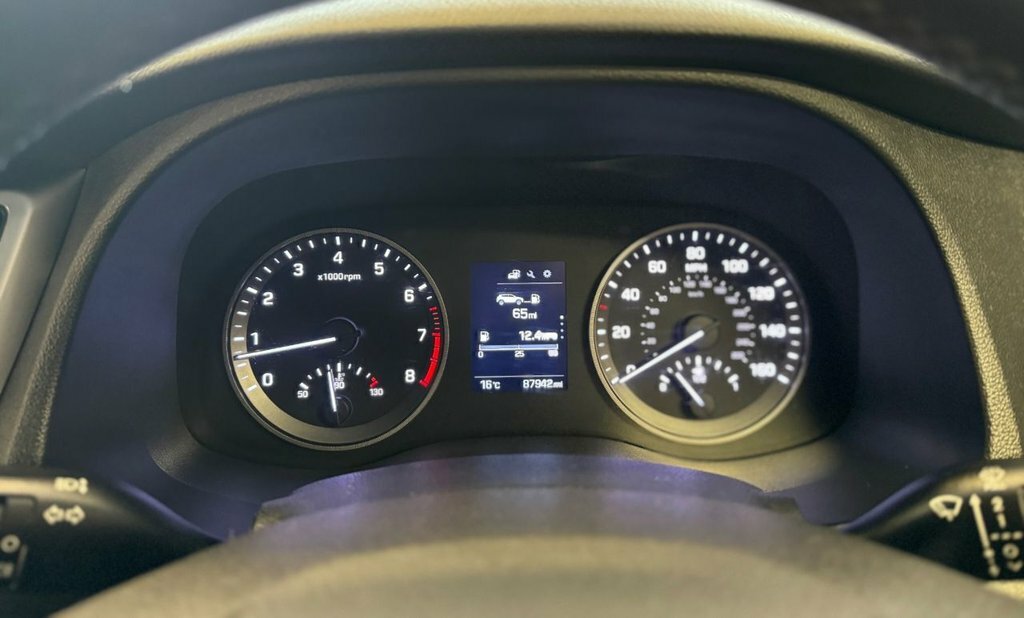 Hyundai Tucson 1.6L S FA65KLM Red #6