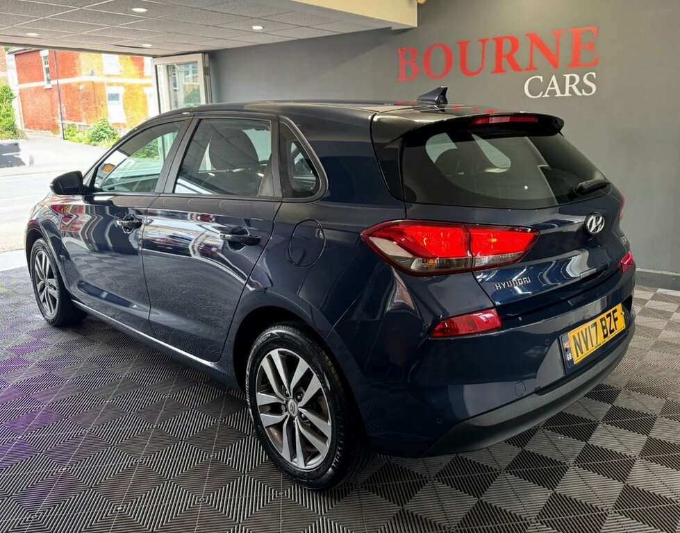 Hyundai I30 1.6L Se Nav Blue #3
