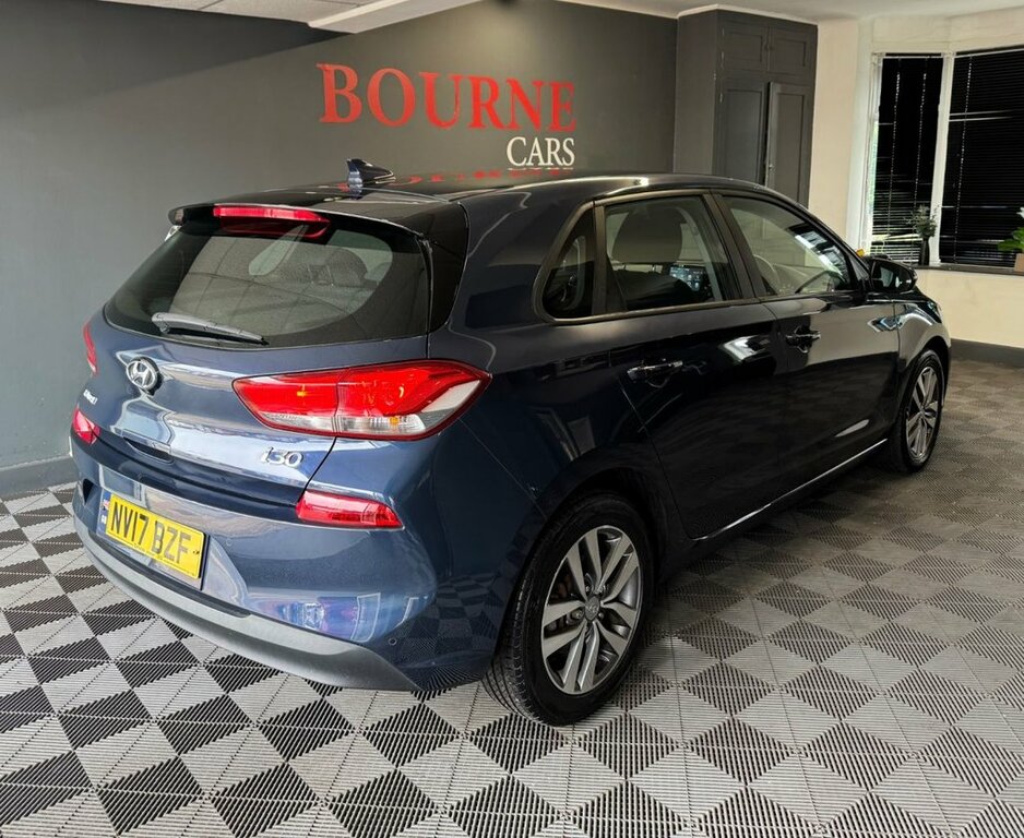 Hyundai I30 1.6L Se Nav Blue #4