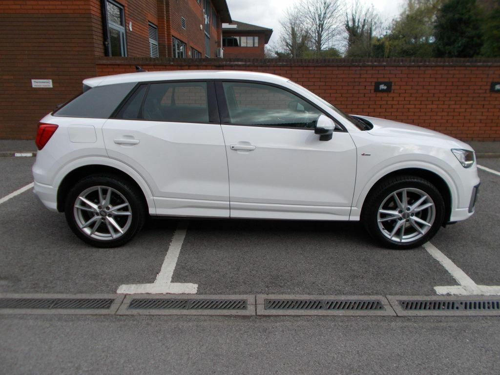 Audi Q2 Audi Q2 1.5 Tfsi Cod 35 S Line Suv S Tr RK19PYH White #3