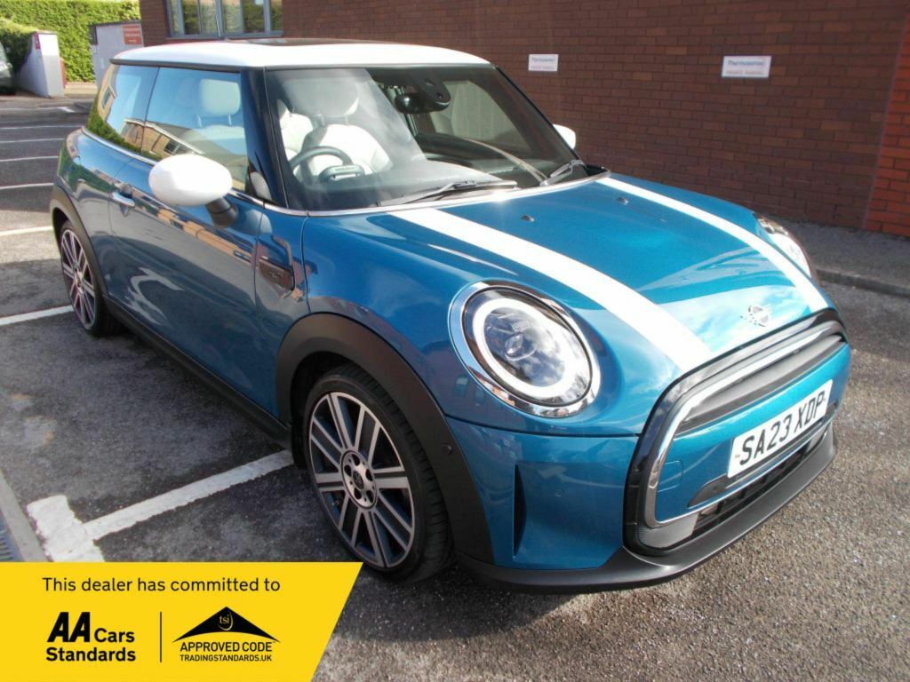 Mini Hatch Mini Hatch 3-Door Hatch Cooper Exclusive Premium Blue