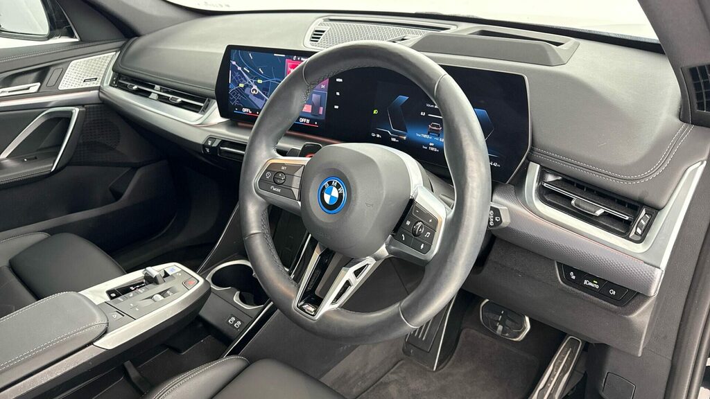 BMW iX1 Suv YB25VFU Blue #6