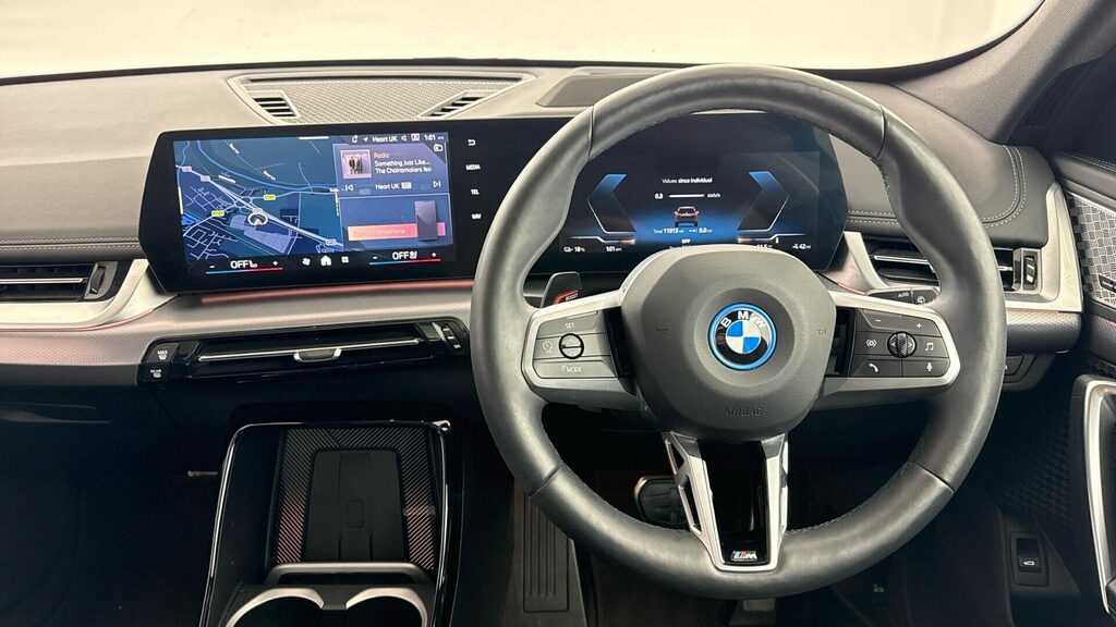BMW iX1 Suv YB25VFU Blue #5
