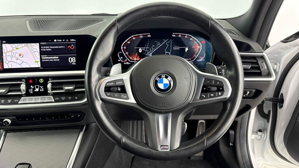 BMW 3 Series Estate LG71WZD White #5