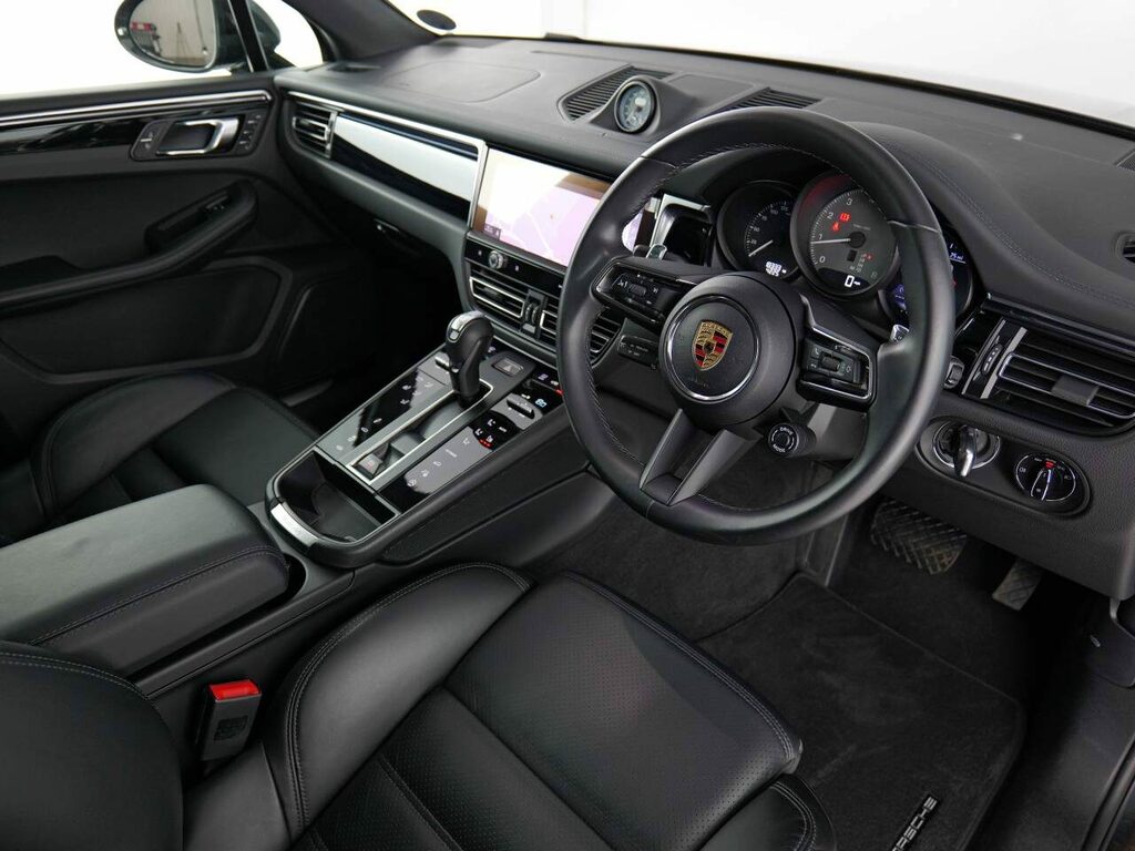 Porsche Macan Petrol MP73XUH Grey #4